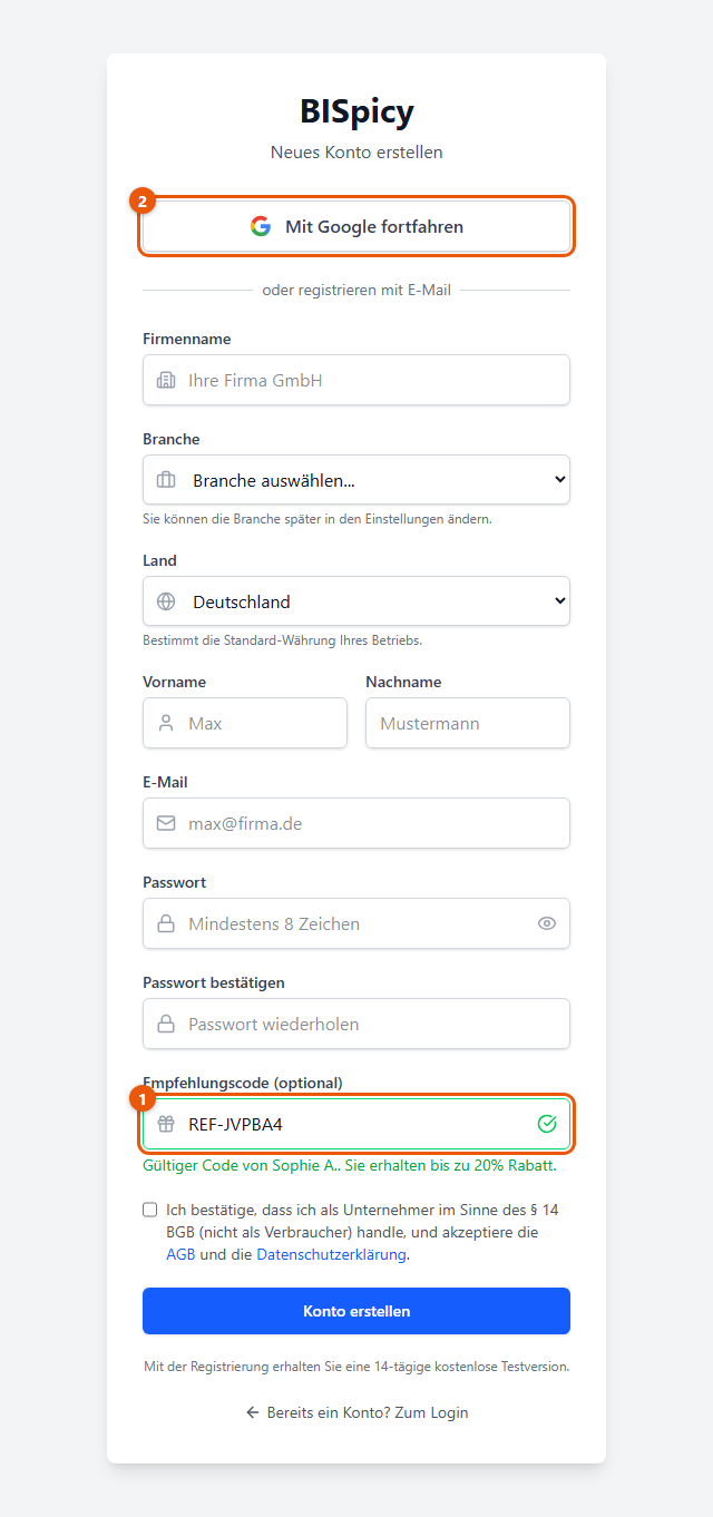 Deutsche BISpicy-Registrierungsseite: der Button Mit Google fortfahren ist mit der Markierung 2 hervorgehoben; das Feld Empfehlungscode mit dem gültigen Code REF-JVPBA4, grünem Häkchen und dem Hinweis Gültiger Code von Sophie A. (bis zu 20% Rabatt) ist mit der Markierung 1 hervorgehoben